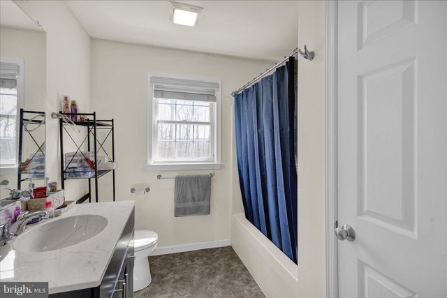 402 MOUNTAINSIDE RD, Temple, PA 19560