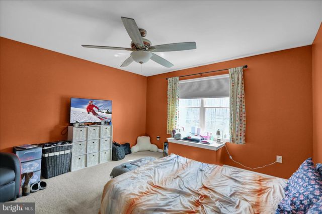 402 MOUNTAINSIDE RD, Temple, PA 19560