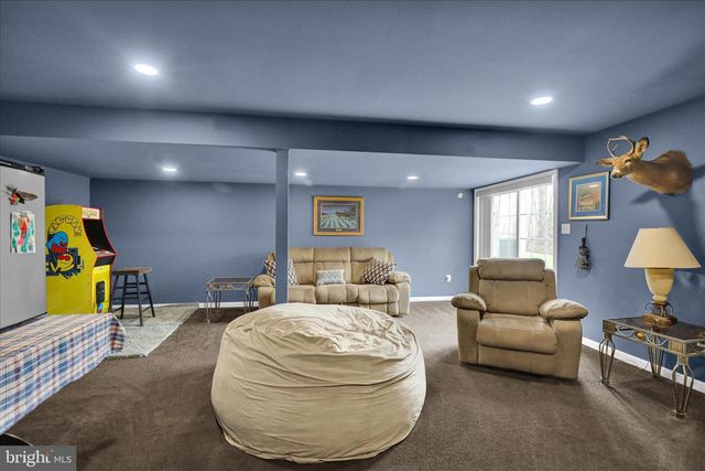 402 MOUNTAINSIDE RD, Temple, PA 19560