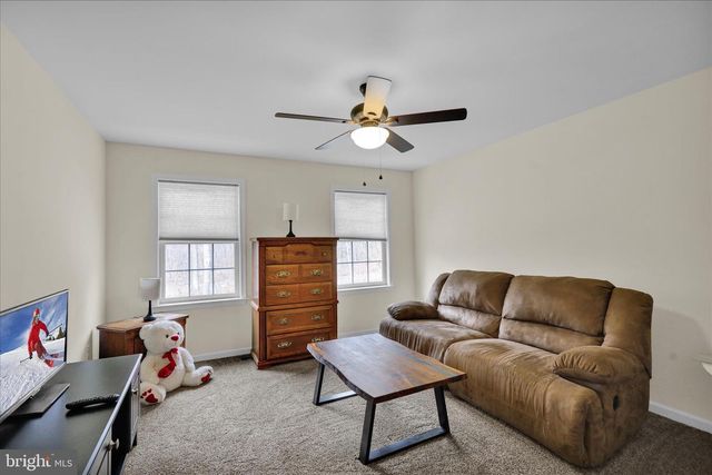 402 MOUNTAINSIDE RD, Temple, PA 19560