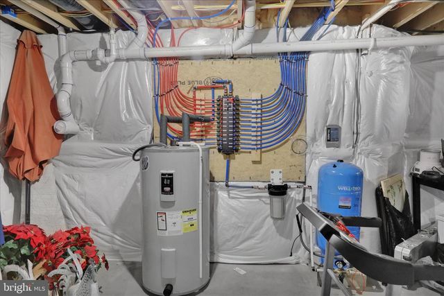 402 MOUNTAINSIDE RD, Temple, PA 19560