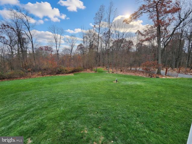 402 MOUNTAINSIDE RD, Temple, PA 19560