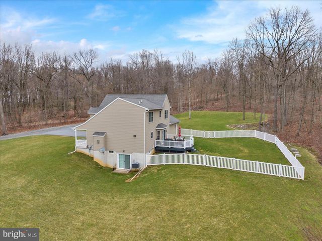 402 MOUNTAINSIDE RD, Temple, PA 19560