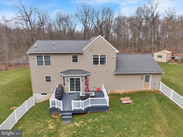 402 MOUNTAINSIDE RD, Temple, PA 19560