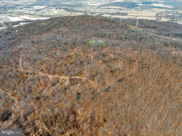 402 MOUNTAINSIDE RD, Temple, PA 19560