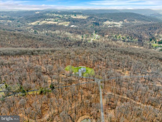 402 MOUNTAINSIDE RD, Temple, PA 19560