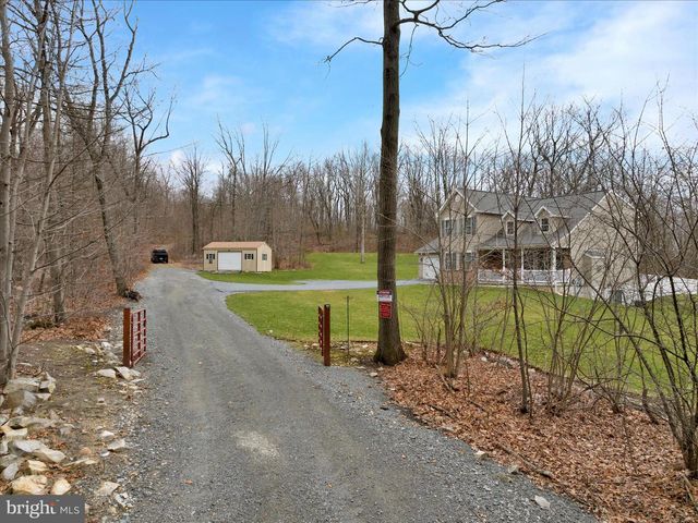 402 MOUNTAINSIDE RD, Temple, PA 19560