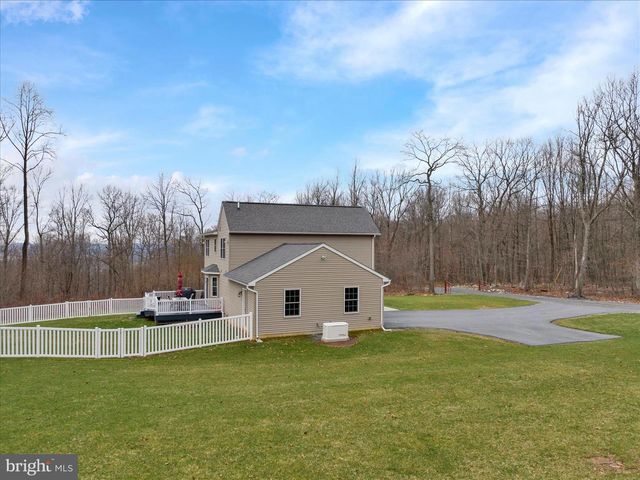 402 MOUNTAINSIDE RD, Temple, PA 19560