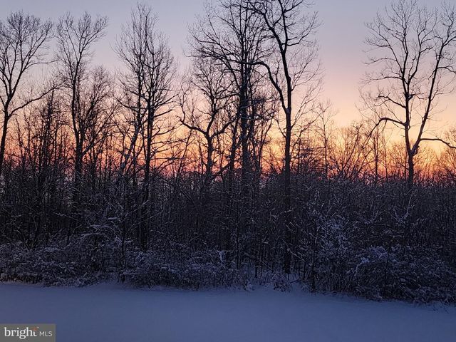 402 MOUNTAINSIDE RD, Temple, PA 19560