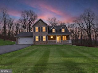 402 MOUNTAINSIDE RD, Temple, PA 19560