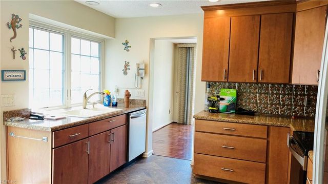 733 Whisper WALK, Chesapeake, VA 23322