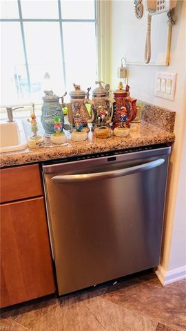 733 Whisper WALK, Chesapeake, VA 23322