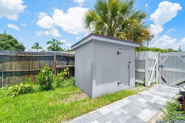 1837 16th Avenue N, Lake Worth Beach, FL 33460