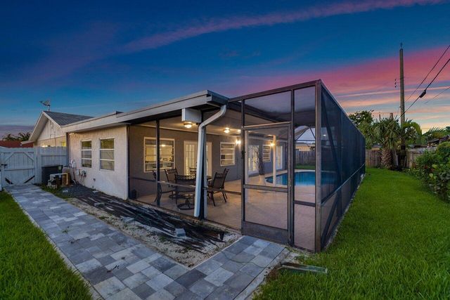 1837 16th Avenue N, Lake Worth Beach, FL 33460