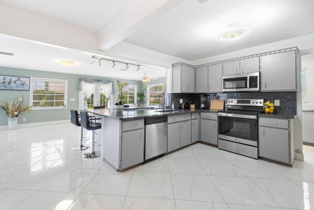 1837 16th Avenue N, Lake Worth Beach, FL 33460