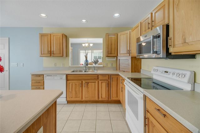 17283 SE 94TH COULTS CIRCLE, The Villages, FL 32162