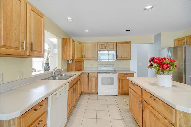 17283 SE 94TH COULTS CIRCLE, The Villages, FL 32162