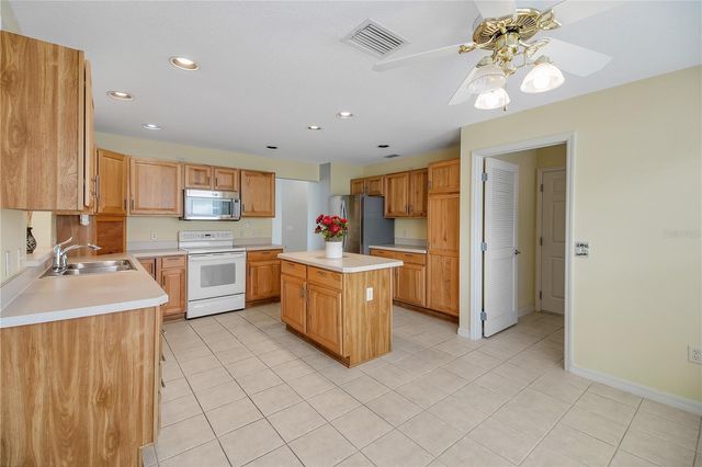 17283 SE 94TH COULTS CIRCLE, The Villages, FL 32162