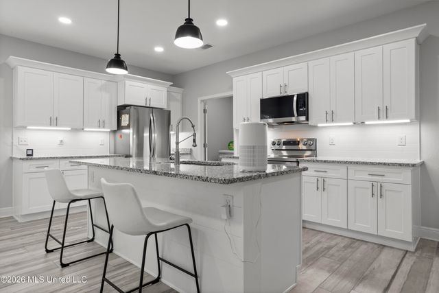 617 Peach Street, Ocean Springs, MS 39564