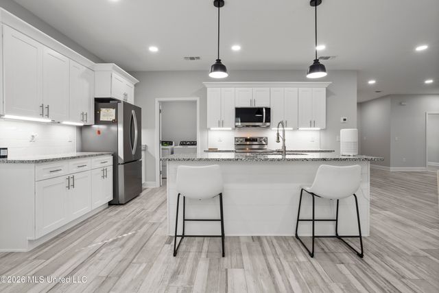 617 Peach Street, Ocean Springs, MS 39564
