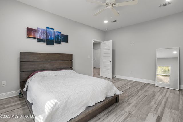 617 Peach Street, Ocean Springs, MS 39564
