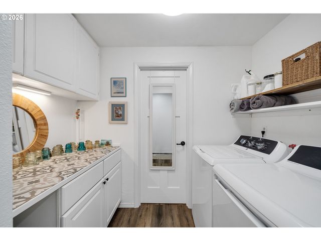5575 OCEAN St, Bay City, OR 97107