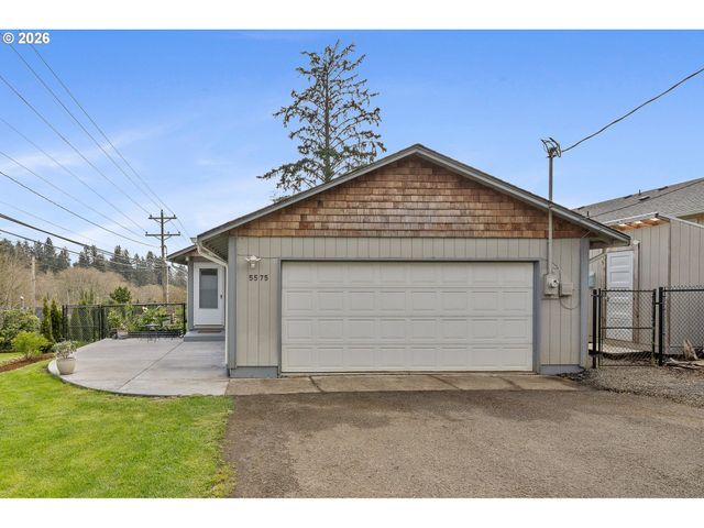 5575 OCEAN St, Bay City, OR 97107