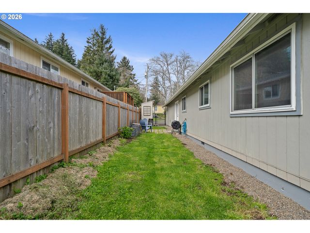 5575 OCEAN St, Bay City, OR 97107