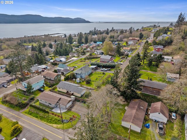 5575 OCEAN St, Bay City, OR 97107