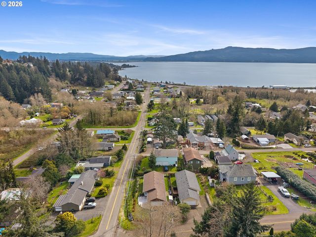 5575 OCEAN St, Bay City, OR 97107