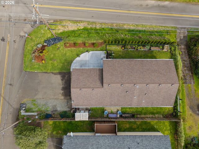 5575 OCEAN St, Bay City, OR 97107