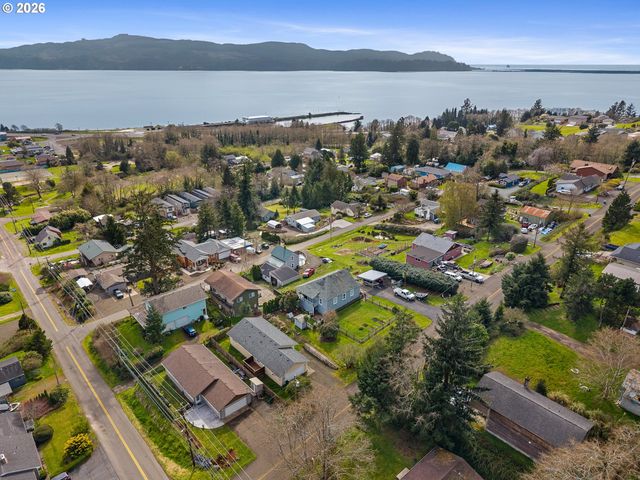 5575 OCEAN St, Bay City, OR 97107