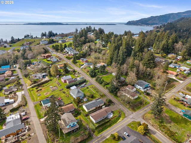 5575 OCEAN St, Bay City, OR 97107