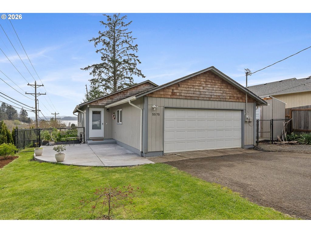5575 OCEAN St, Bay City, OR 97107