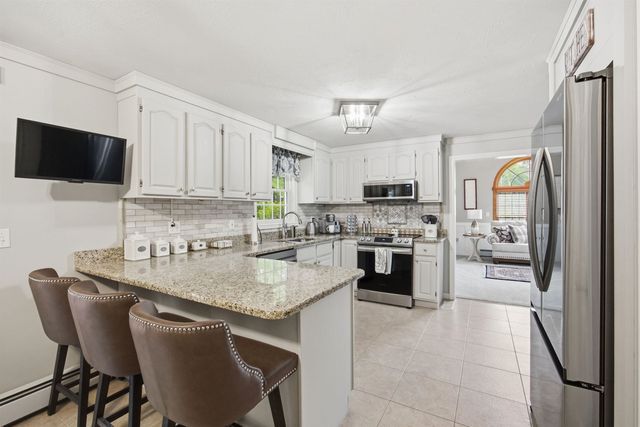 3 Faye Lane, Londonderry, NH 03053