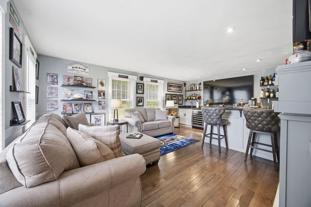 3 Faye Lane, Londonderry, NH 03053
