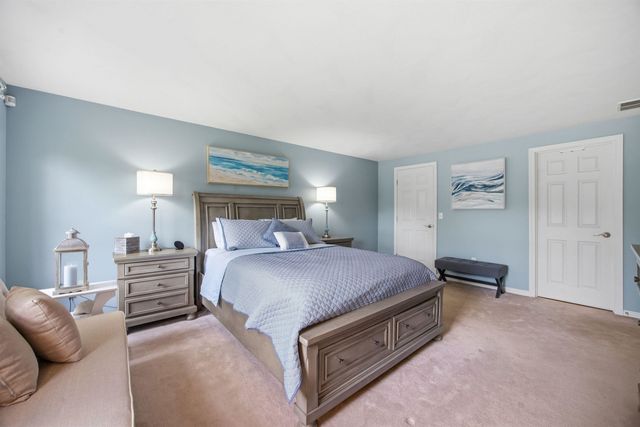 3 Faye Lane, Londonderry, NH 03053