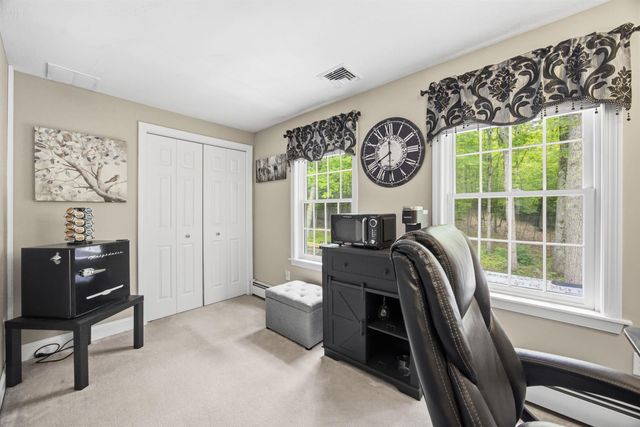 3 Faye Lane, Londonderry, NH 03053