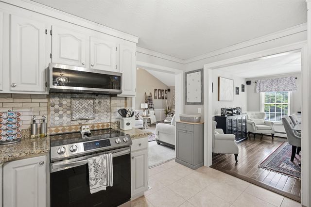 3 Faye Lane, Londonderry, NH 03053