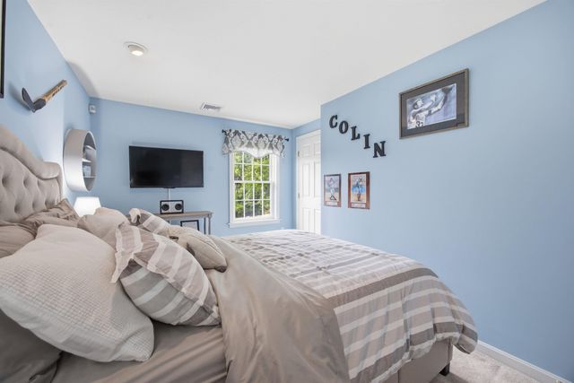 3 Faye Lane, Londonderry, NH 03053