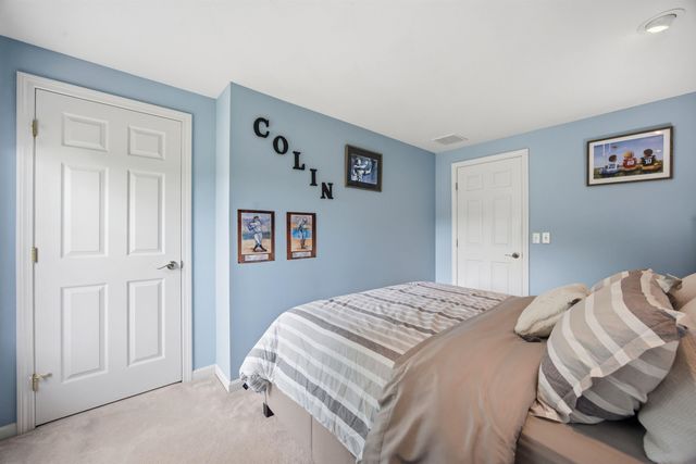 3 Faye Lane, Londonderry, NH 03053