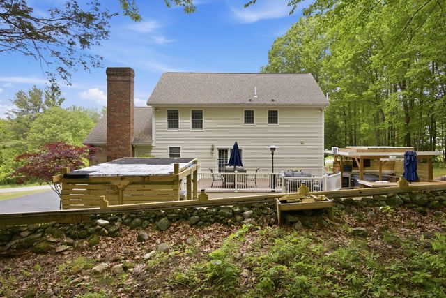 3 Faye Lane, Londonderry, NH 03053