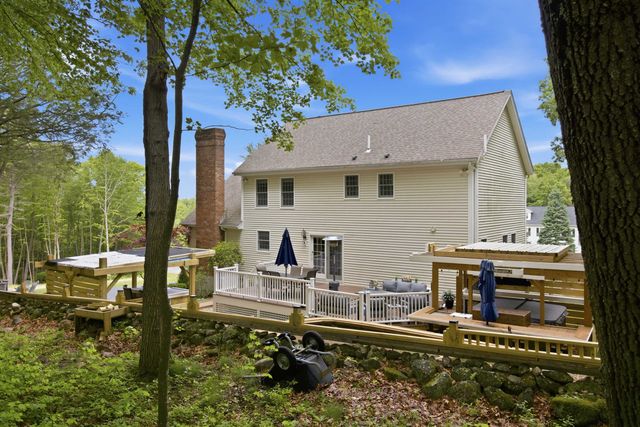 3 Faye Lane, Londonderry, NH 03053