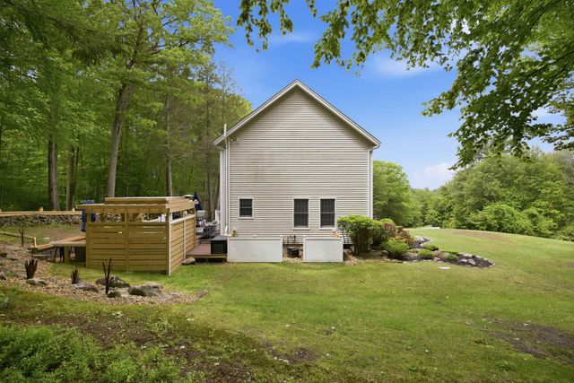 3 Faye Lane, Londonderry, NH 03053