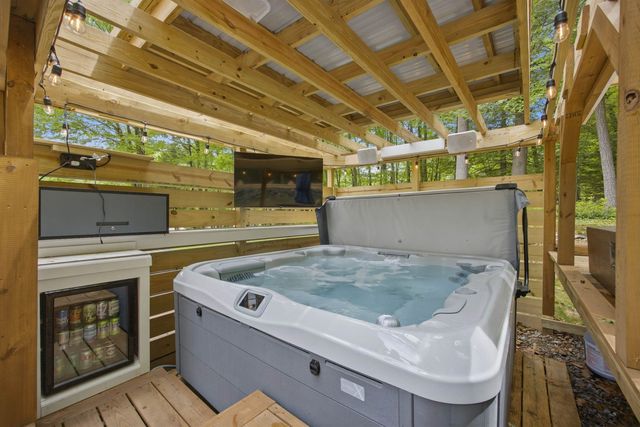 3 Faye Lane, Londonderry, NH 03053