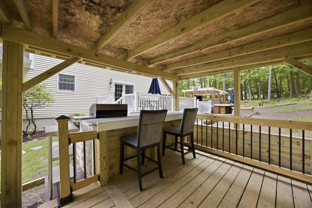 3 Faye Lane, Londonderry, NH 03053