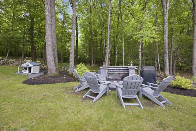 3 Faye Lane, Londonderry, NH 03053