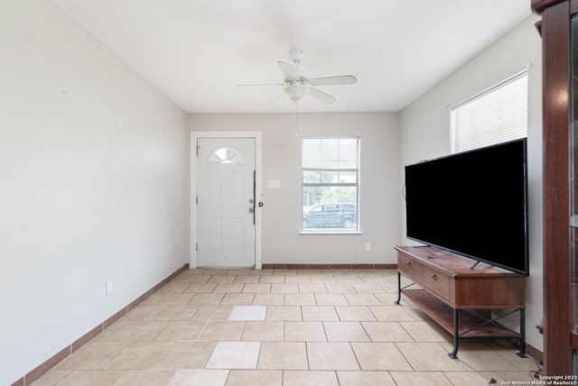 217 Elmo Ave, San Antonio, TX 78225