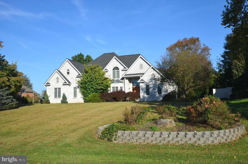 3280 MUIRFIELD DRIVE, Chambersburg, PA 17202