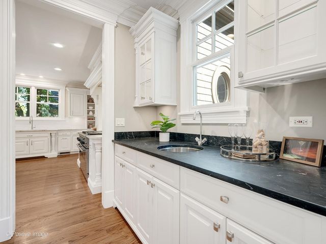 117 N Monroe Street, Hinsdale, IL 60521